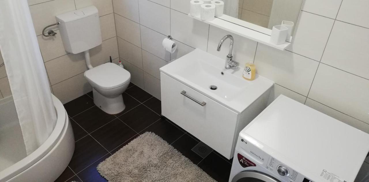 Apartman Emily, 6 Plus 2 Guests, Newly Refurbished 普拉 外观 照片